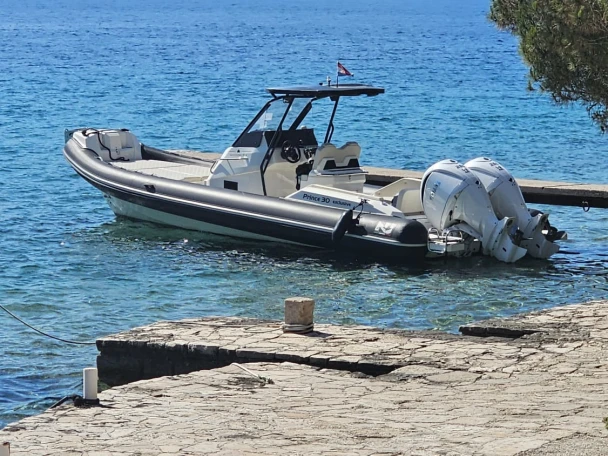 Alquiler de embarcaciones Nuova Jolly Prince 30 enMarina Zenta en Samboat