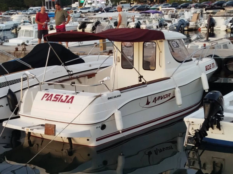 Alquiler Lancha Quicksilver con o sin  título de navegación