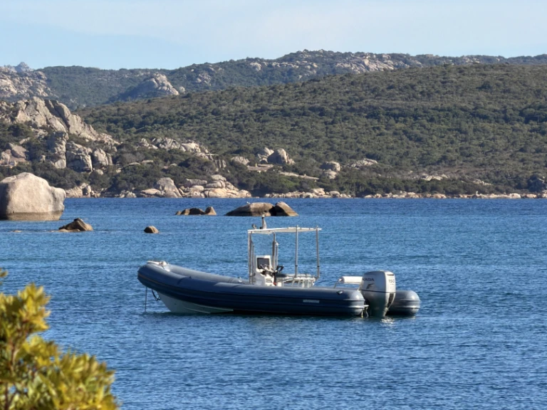 Alquiler de embarcaciones Novamarine RH 700 enPoltu Quatu en Samboat