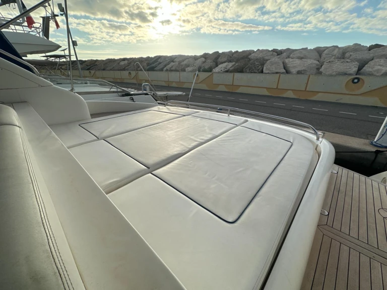 Alquiler de embarcaciones Princess Princess V50 enCannes en Samboat