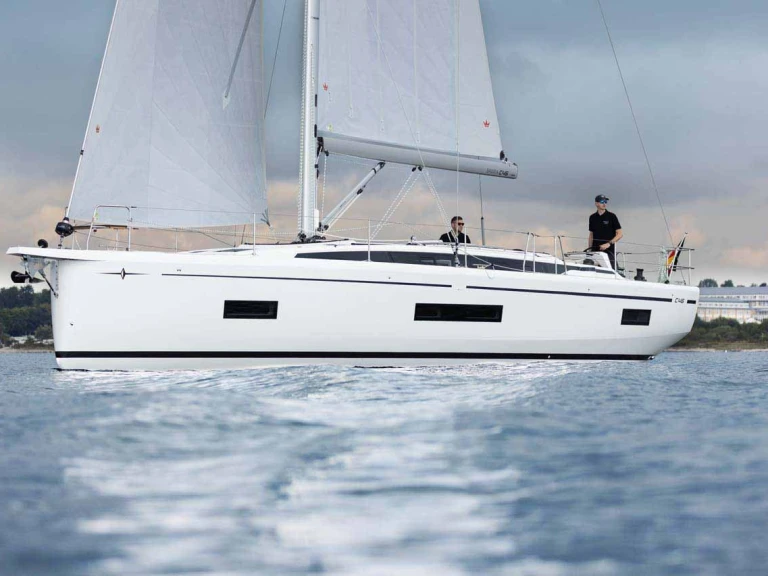 Velero para alquilar Gouviá al mejor precio