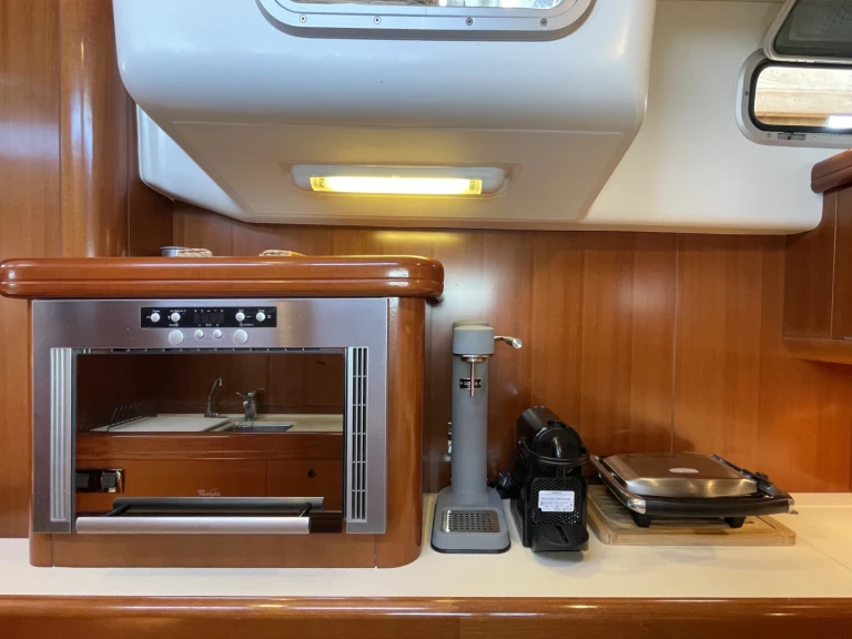 Alquiler de Bénéteau Beneteau 57 (Owner Version) en Sithonia