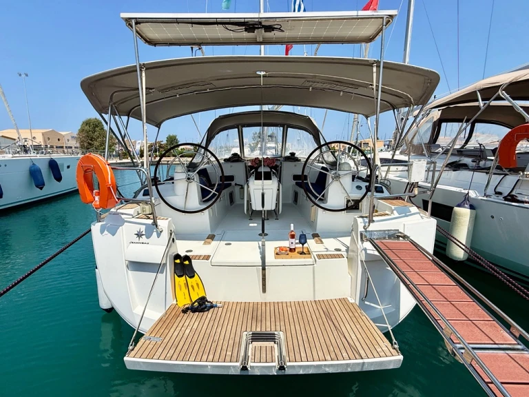 Alquiler de Velero, con o sin patrón Jeanneau Nidrí