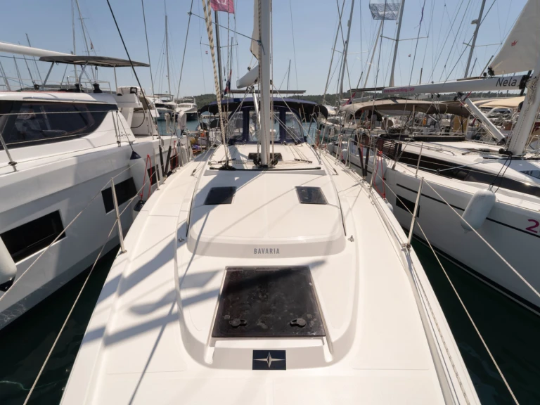 Velero para alquilar Pirovac al mejor precio