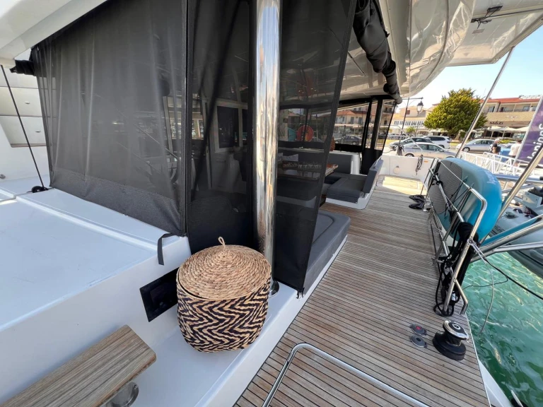 Catamarán para alquilar Lefkáda al mejor precio