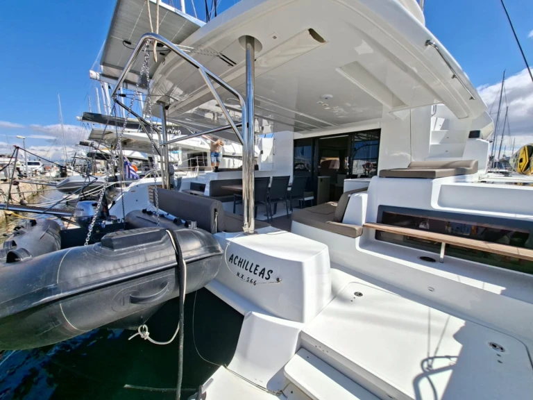 Alquiler de Catamarán, con o sin patrón Lagoon Álimos