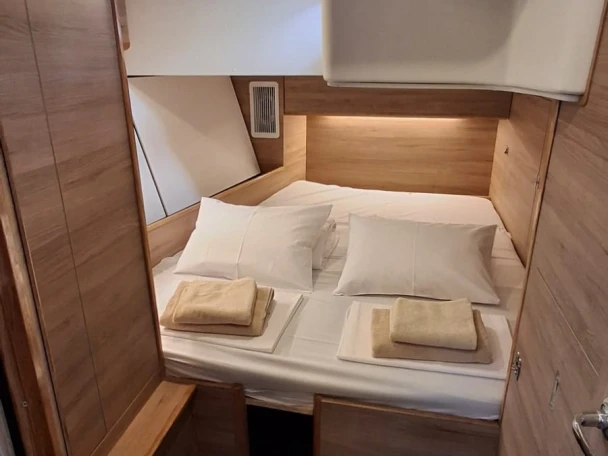 Velero para alquilar Trogir al mejor precio