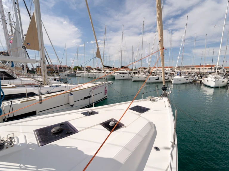 Alquiler de barcos Pirovac barato de Oceanis 41.1