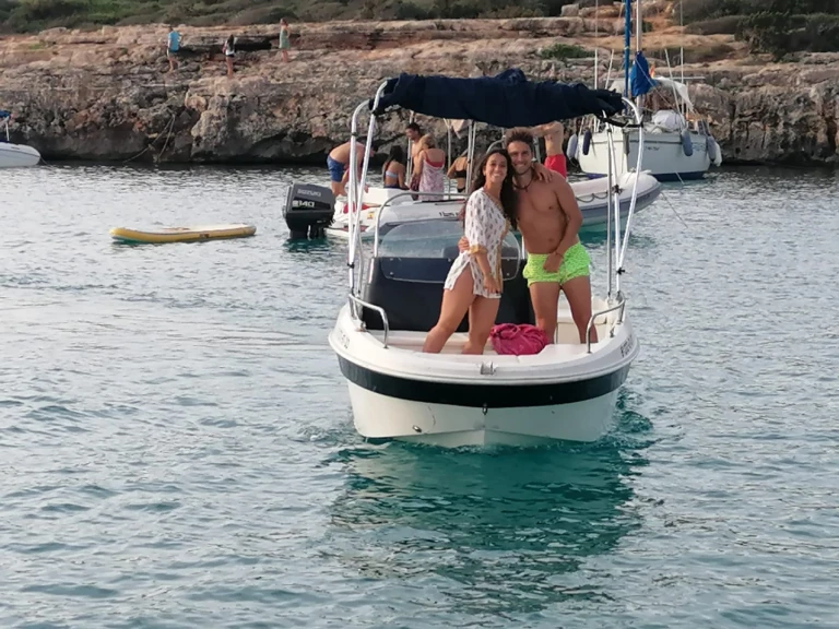 Alquiler de barcos Ciutadella barato de Remus 450 open