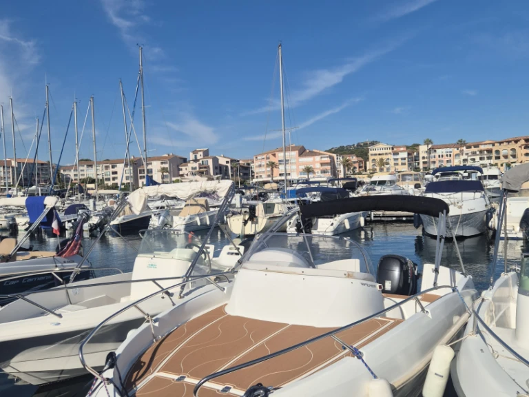 Alquiler de embarcaciones Bénéteau Flyer 5.5 SUNdeck enSix-Fours-les-Plages en Samboat