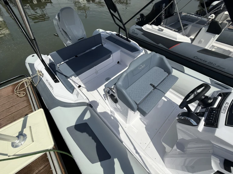 Alquiler de Ranieri Cayman 26 Sport Touring en Arcachon
