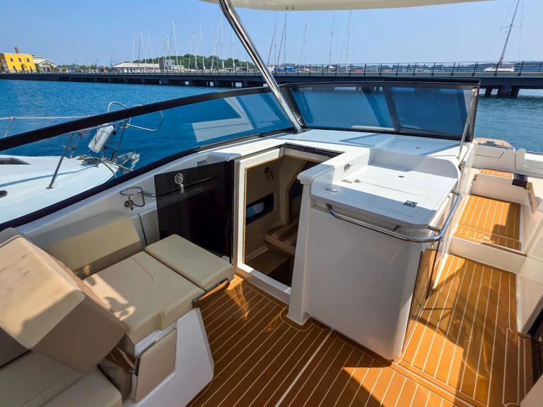 Aquila Aquila 32 Sport de alquiler a Pula