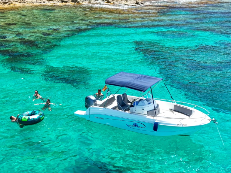 Alquiler de embarcaciones Pacific Craft Pacific Craft 625 Open enClub Náutico can Pastilla en Samboat