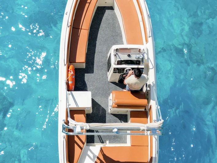 Barco de motor para alquilar Laganás al mejor precio