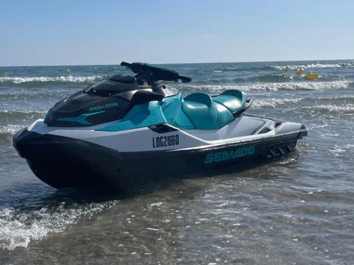 Sea-Doo GTX  de alquiler a Le Grau-du-Roi