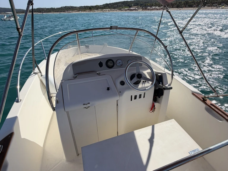 Alquiler de embarcaciones Jeanneau Cap Camarat 545 enLes Issambres en Samboat