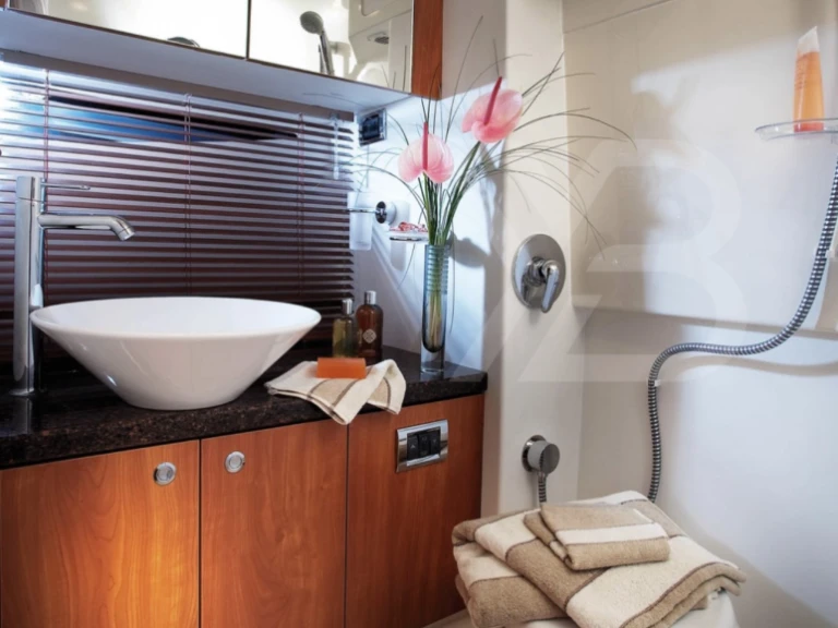 Alquiler de barcos Cannes barato de Superhawk 43
