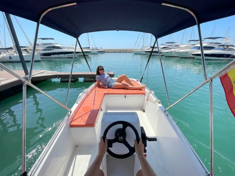 Alquiler Lancha en Club Nàutic Cambrils - Bond Yachts 13