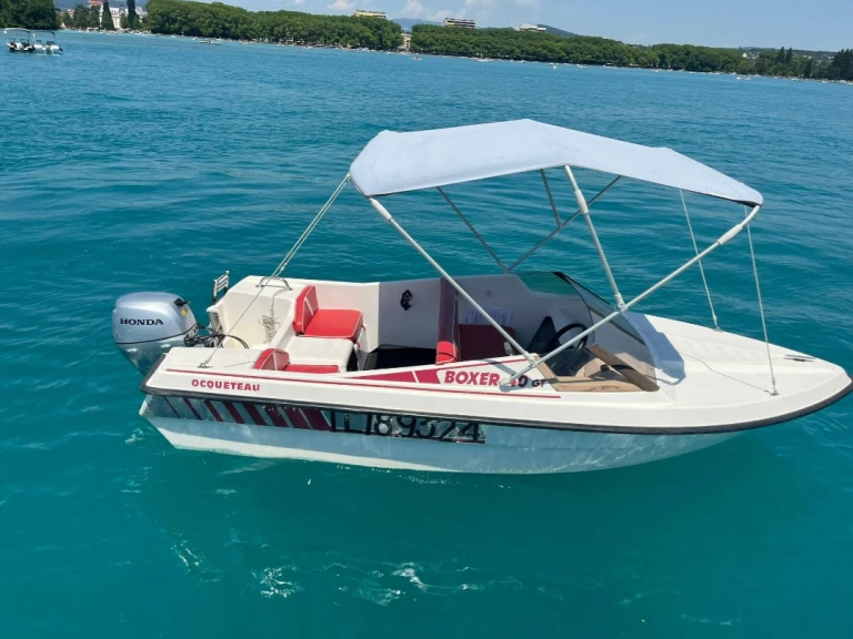 Alquiler de BATEAU SANS PERMIS en Annecy