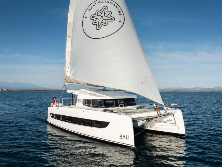 Alquiler Catamarán Bali con o sin  título de navegación