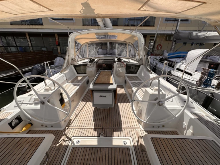 Alquiler de barcos Empuriabrava barato de Oceanis 41.1