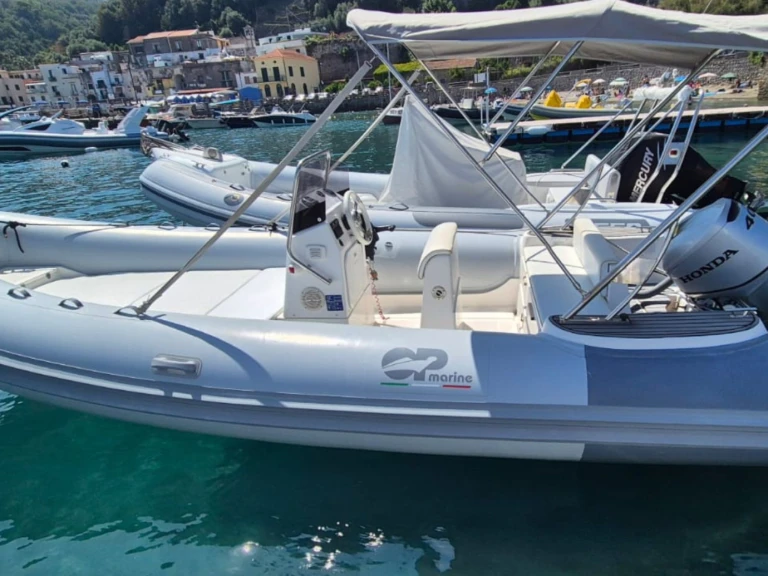Alquiler de Neumática, con o sin patrón op marine Sorrento
