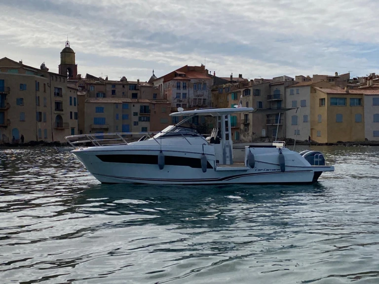 Jeanneau Cap Camarat 10.5 WA de alquiler a Port des Marines de Cogolin