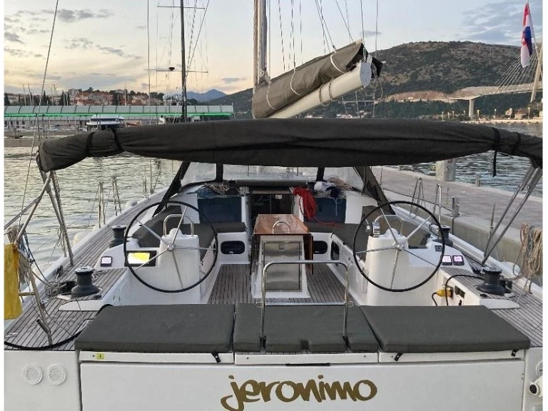 Dufour Dufour 560 Grand Large de alquiler a Álimos