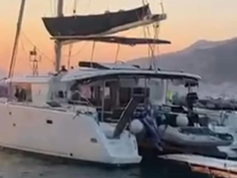 Alquiler de embarcaciones Lagoon Lagoon 450 F enIbiza (Ciudad) en Samboat