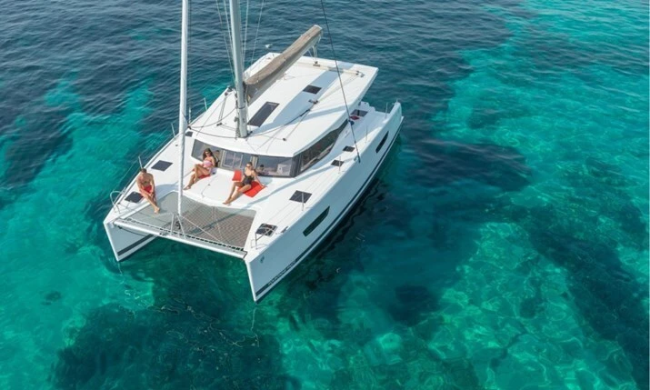 Alquiler Villefranche-sur-Mer - Fountaine Pajot Lucia 40 en SamBoat
