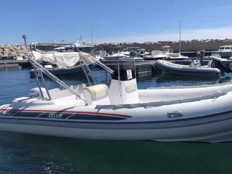 Alquiler de embarcaciones  Selva 570 enGiardini-Naxos en Samboat