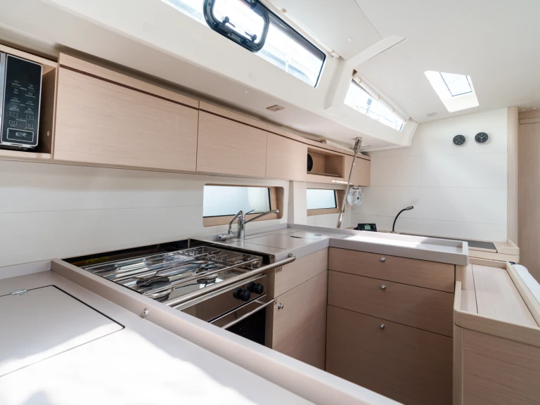Bénéteau Oceanis 51.1 de alquiler a Castellammare del Golfo