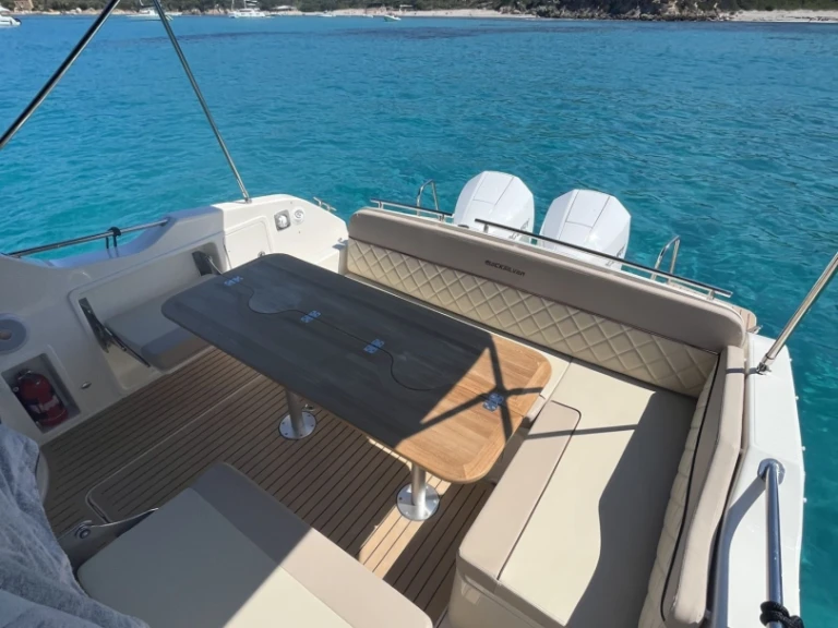 Alquiler de embarcaciones Quicksilver Activ 875 Sundeck enAjaccio en Samboat