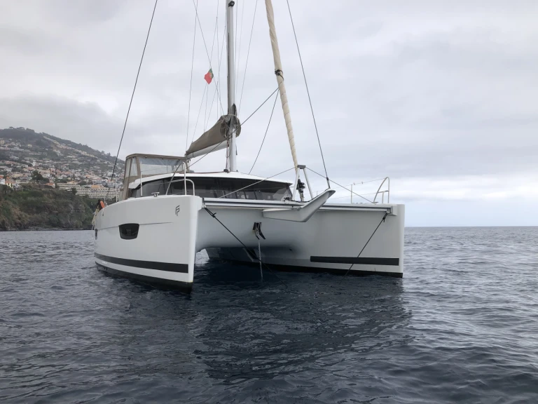 Alquiler de embarcaciones Fountaine Pajot Lucia 40 enTivat en Samboat