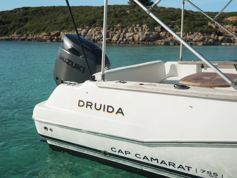 Alquiler de barcos Port d'Addaia (Ciudad) barato de Cap Camarat 7.5 WA