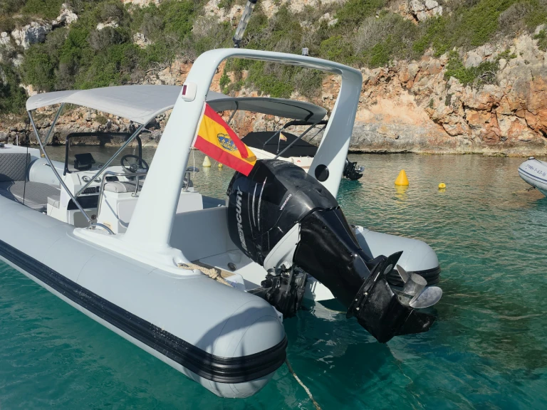 Zodiac Valiant de alquiler a España