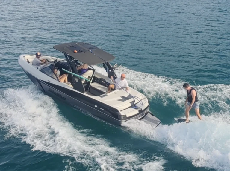 Alquiler de embarcaciones Malibu WakeSetter 22 VLX enOuchy en Samboat