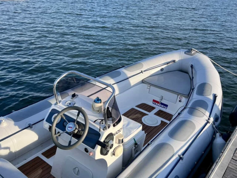 Alquiler de Valiant V-520 en Vannes