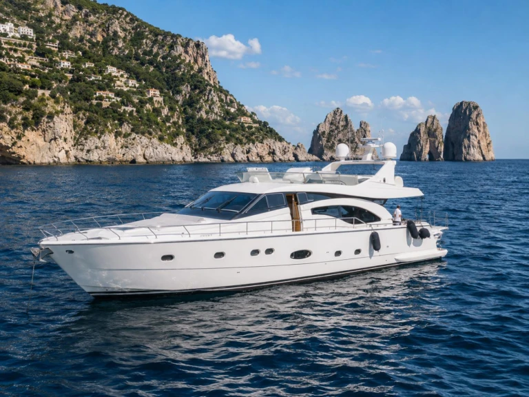 Alquiler de barcos Castellammare di Stabia barato de Ferretti 680