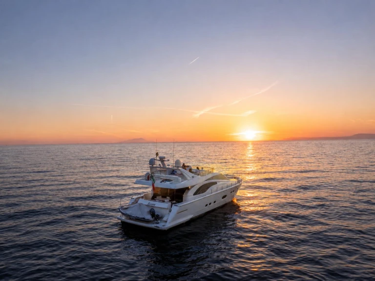 Alquiler de Yate de lujo, con o sin patrón Ferretti Castellammare di Stabia