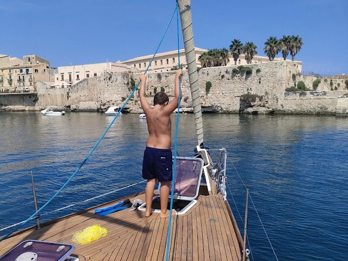 Alquiler de embarcaciones dofour Dofour 485 enSiracusa en Samboat