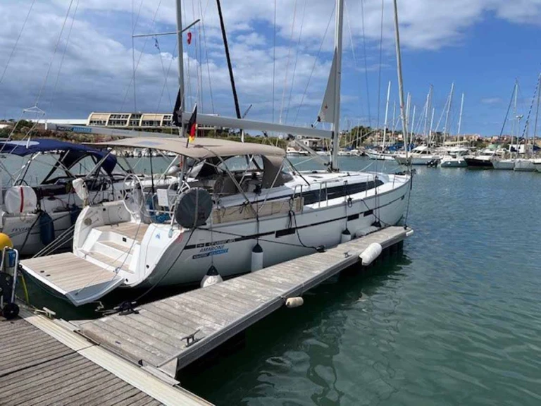 Alquiler de Bavaria Cruiser 46 en Gouviá