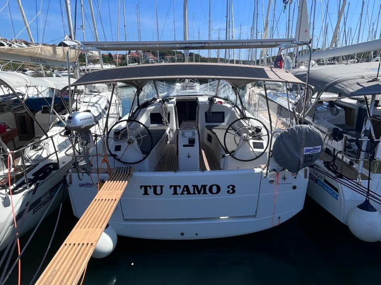 Jeanneau Sun Odyssey 410 de alquiler a Trogir