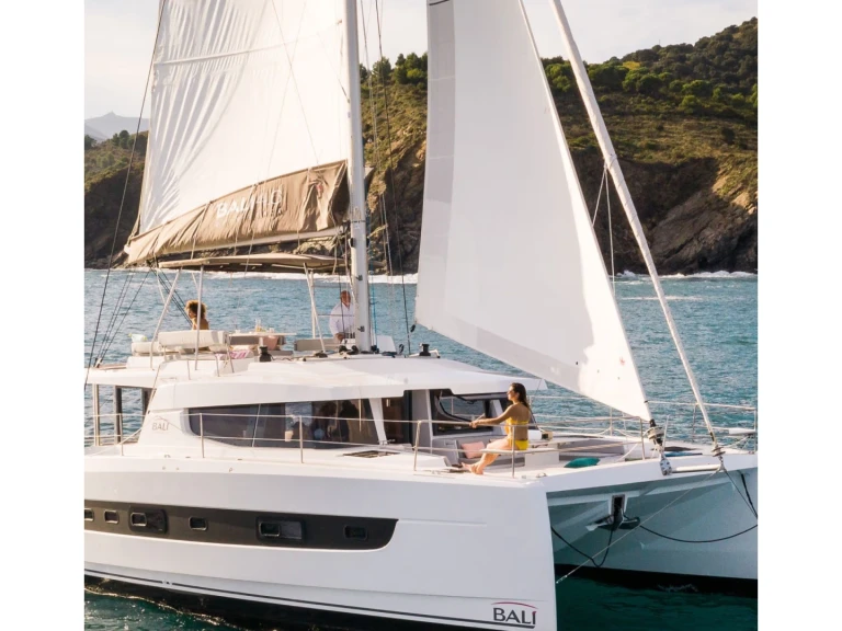 Alquiler de Catamarán, con o sin patrón Bali Paraty