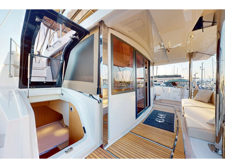 Catamarán para alquilar Lefkáda al mejor precio
