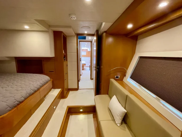 Alquiler de embarcaciones  Serenity 64 LUXE enPort d'Andratx en Samboat