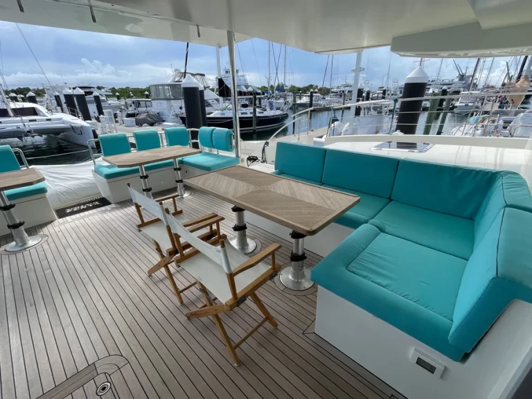 Alquiler Catamarán  con o sin  título de navegación
