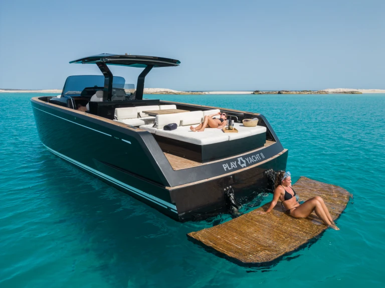 Alquiler de Barco de motor, con o sin patrón Pardo Yachts Ibiza (Ciudad)