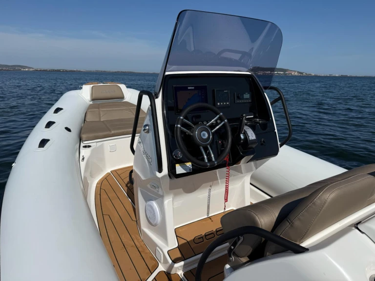Alquiler Neumática Grand Boats con o sin  título de navegación