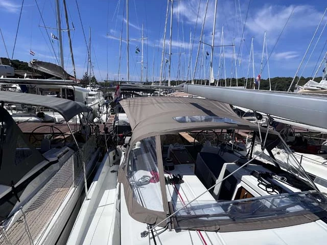 Alquiler de Velero, con o sin patrón Jeanneau Trogir
